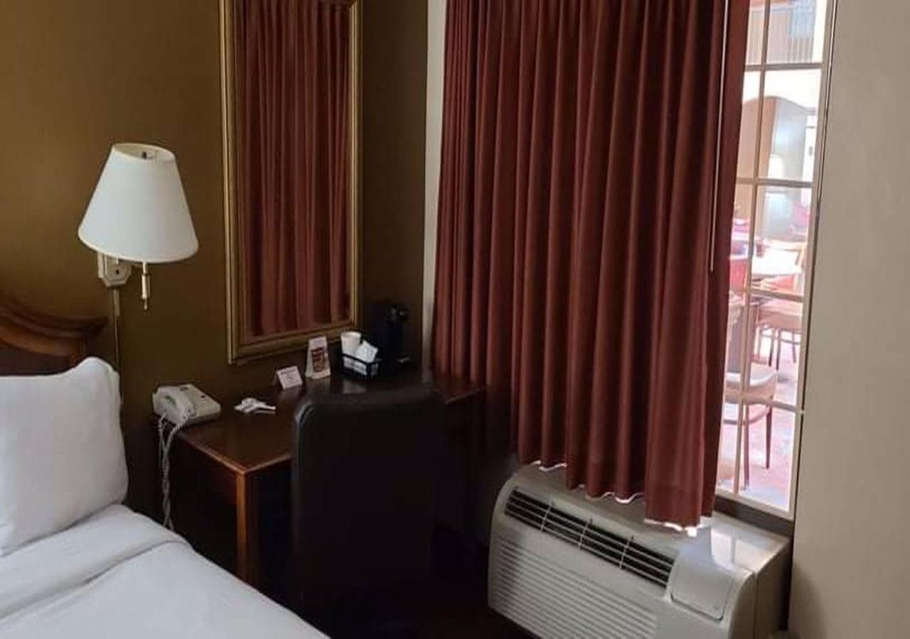 Auburn Place Hotel & Suites Кейп-Жирардо Экстерьер фото