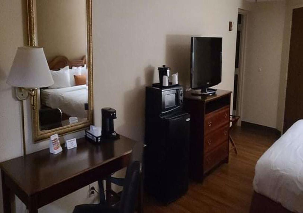 Auburn Place Hotel & Suites Кейп-Жирардо Экстерьер фото